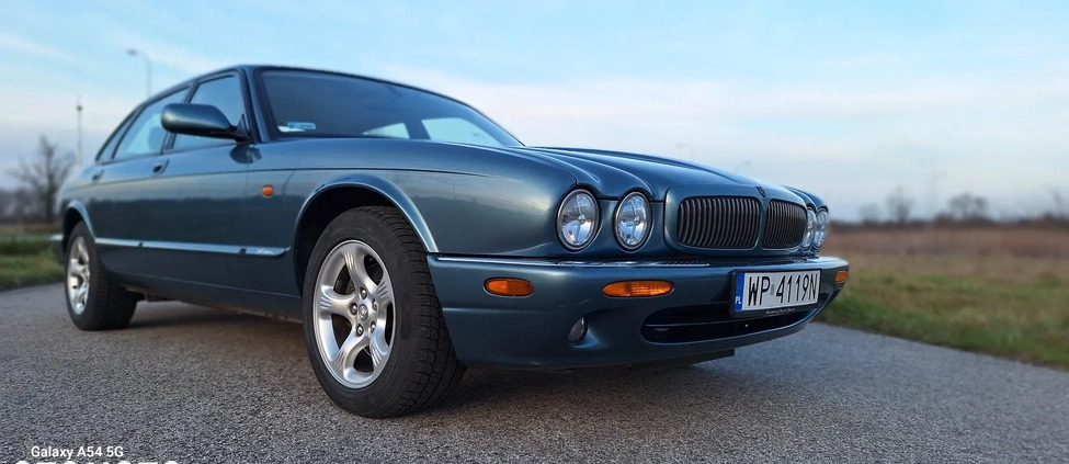 Jaguar XJ cena 27000 przebieg: 140000, rok produkcji 2000 z Płock małe 211